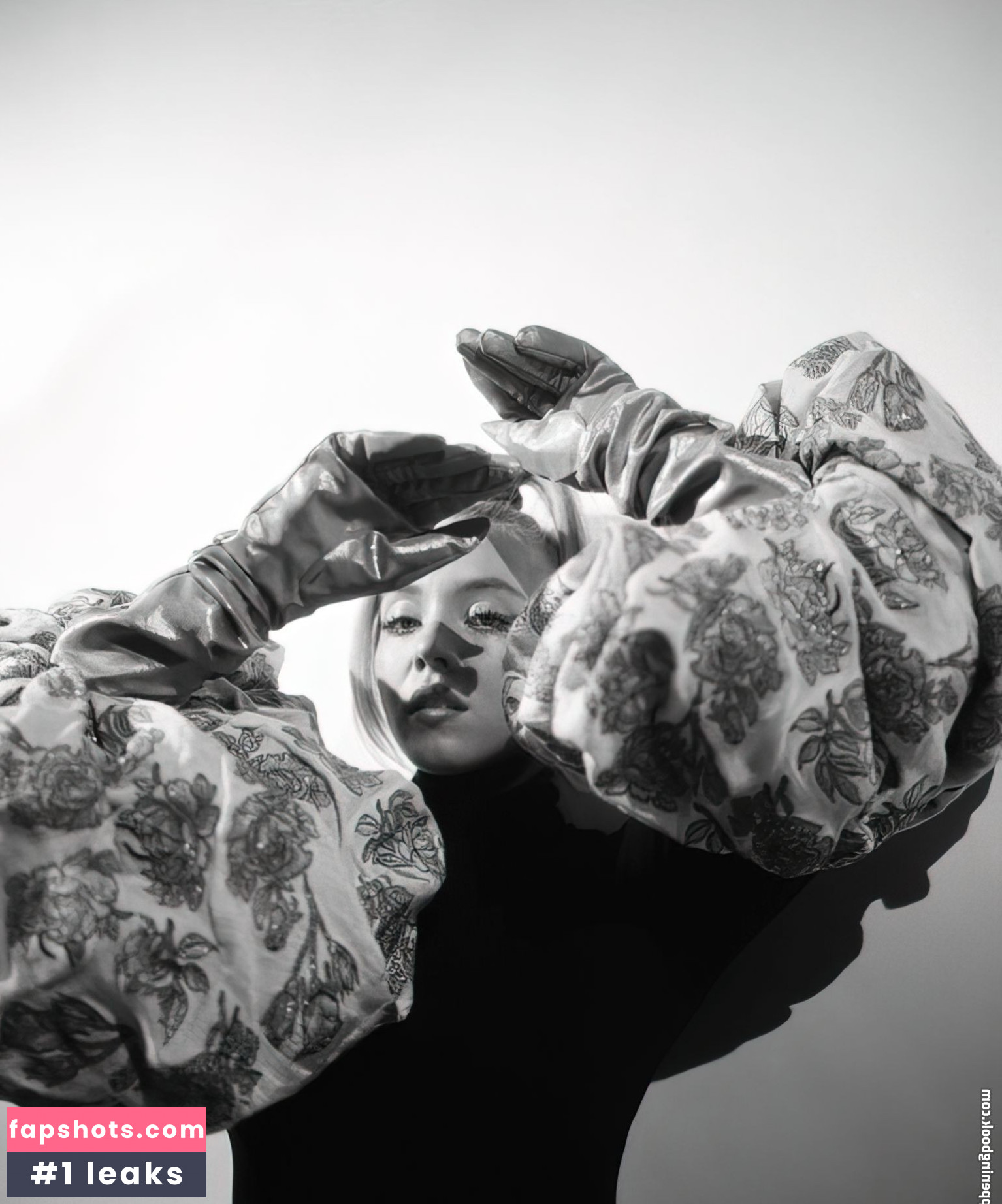 Sydney Sweeney gallery photo #6609