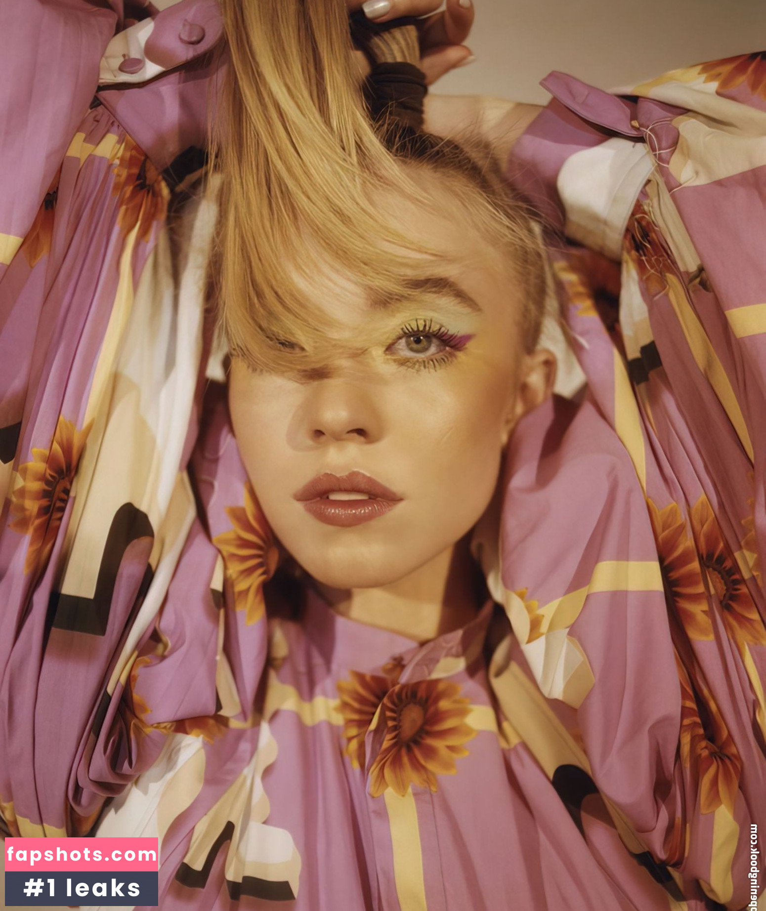 Sydney Sweeney gallery photo #6611