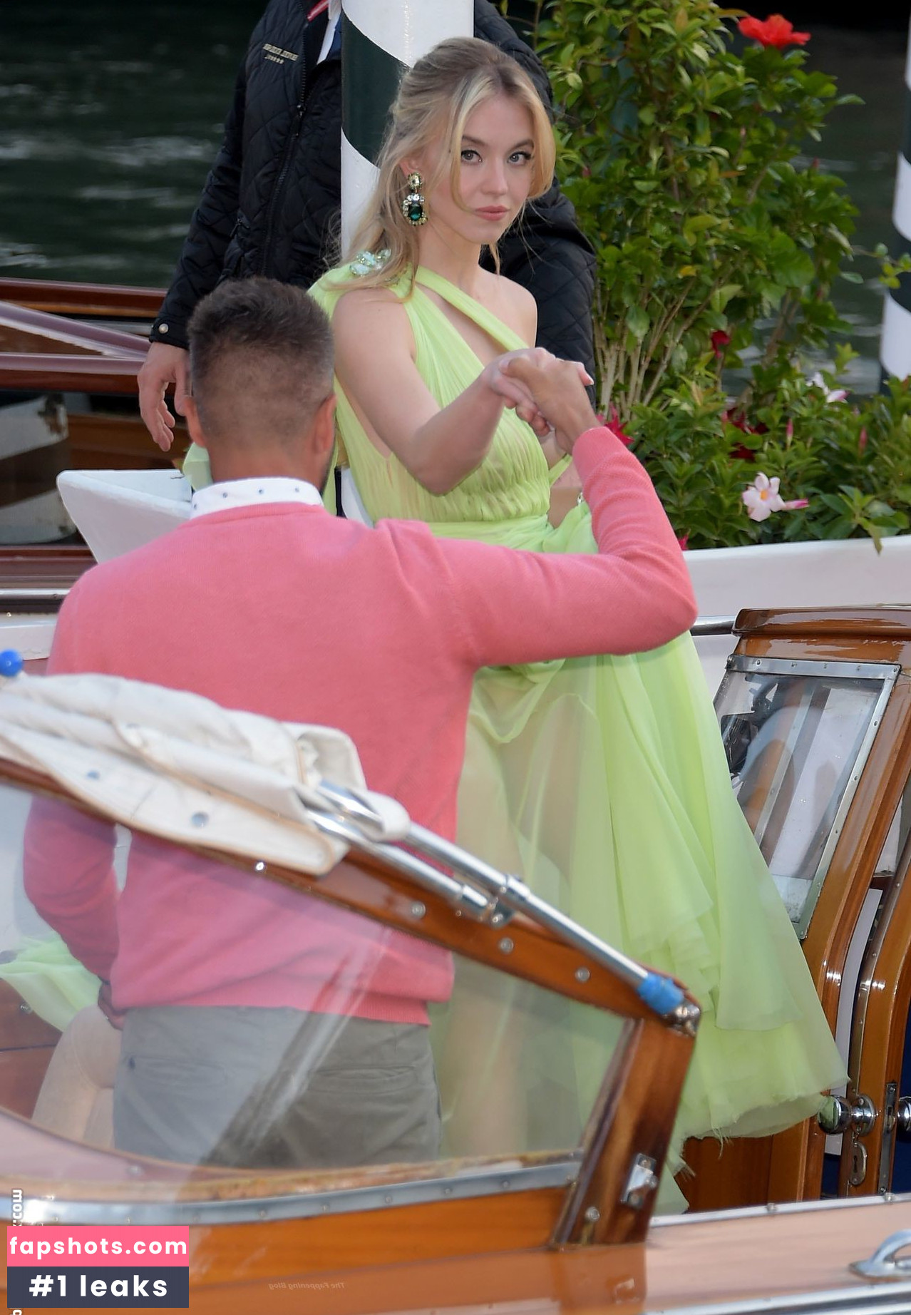 Sydney Sweeney gallery photo #6635