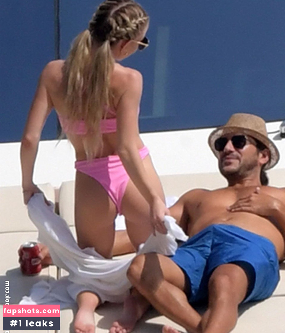 Sydney Sweeney gallery photo #6758