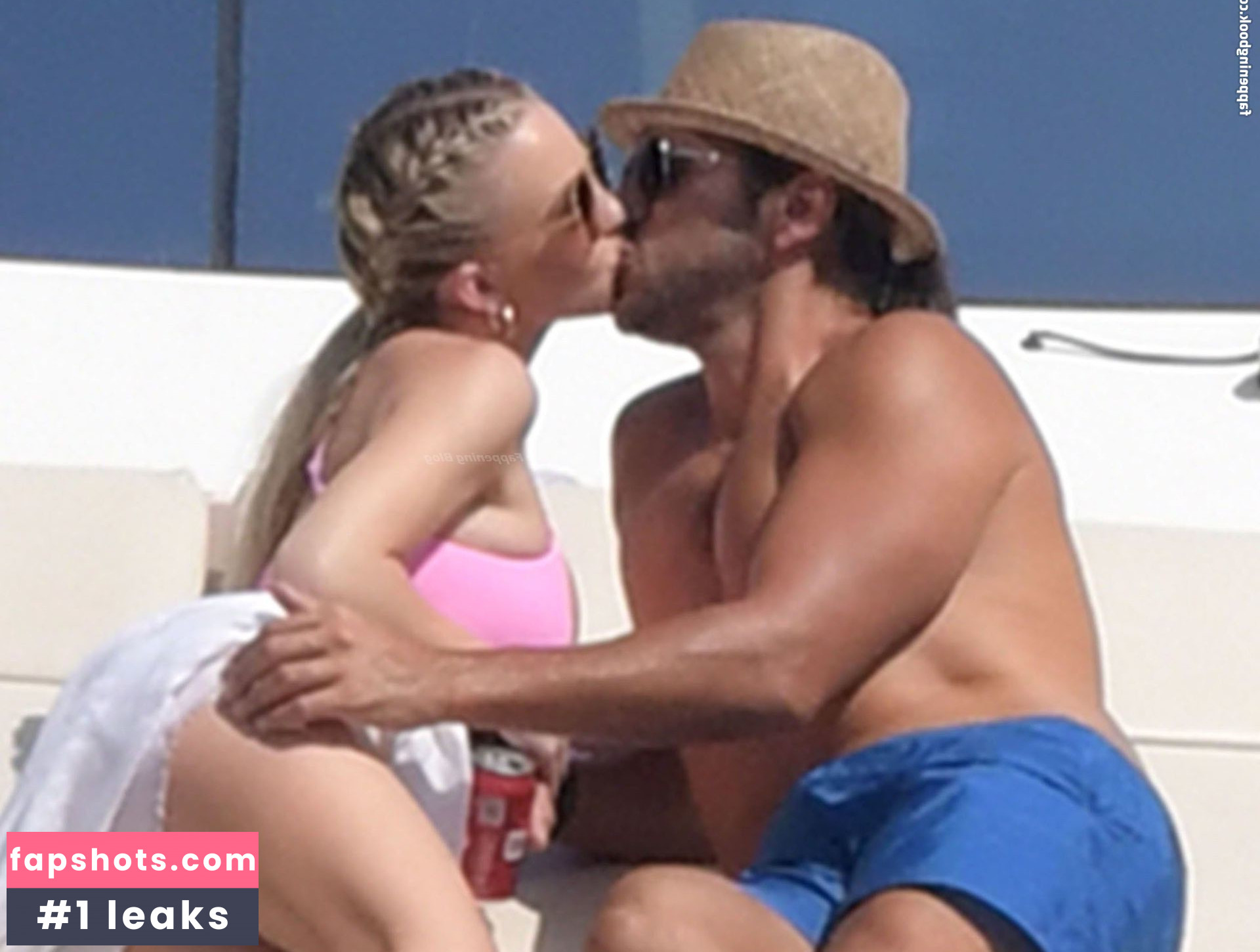 Sydney Sweeney gallery photo #6798