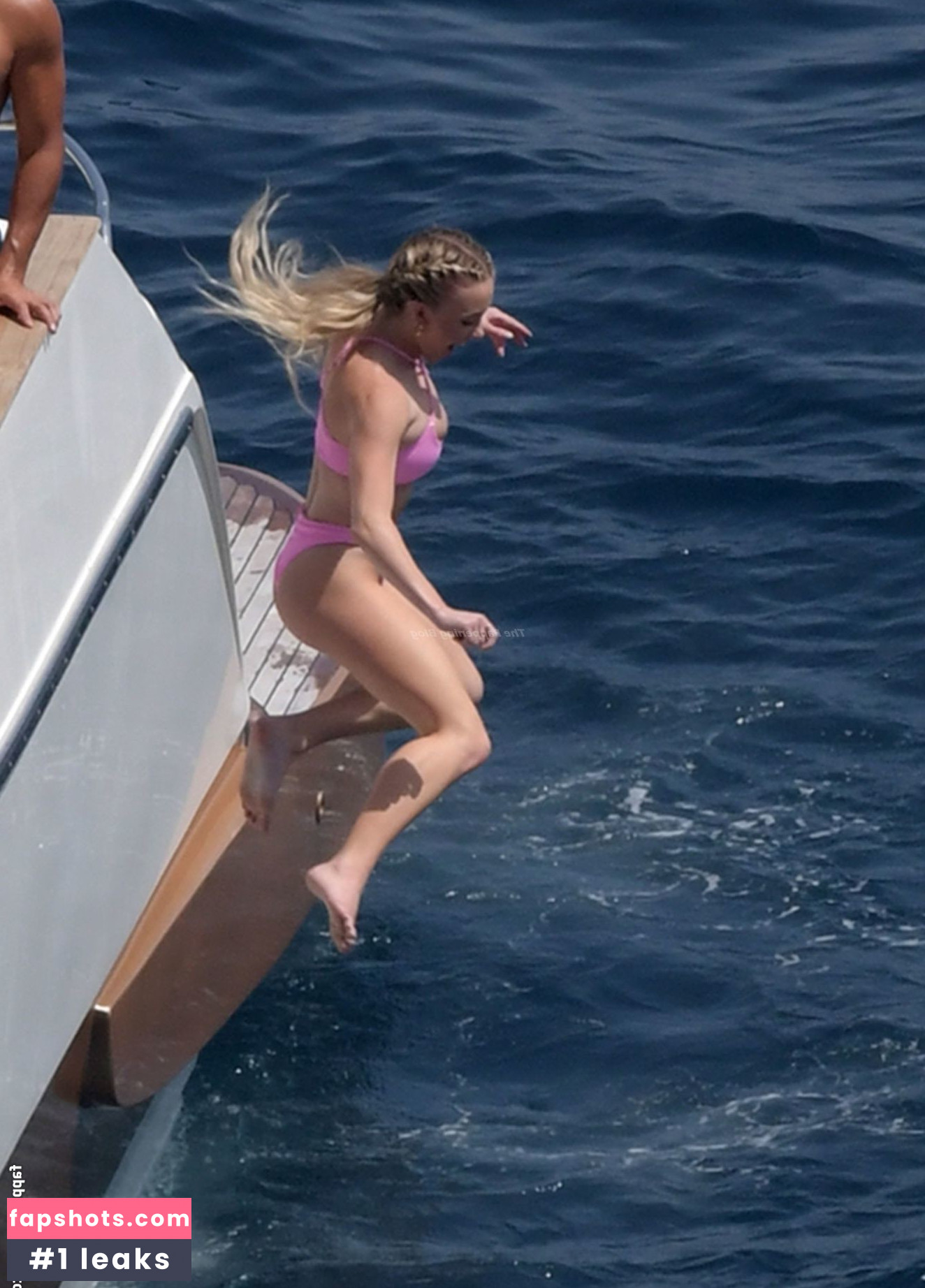 Sydney Sweeney gallery photo #6833