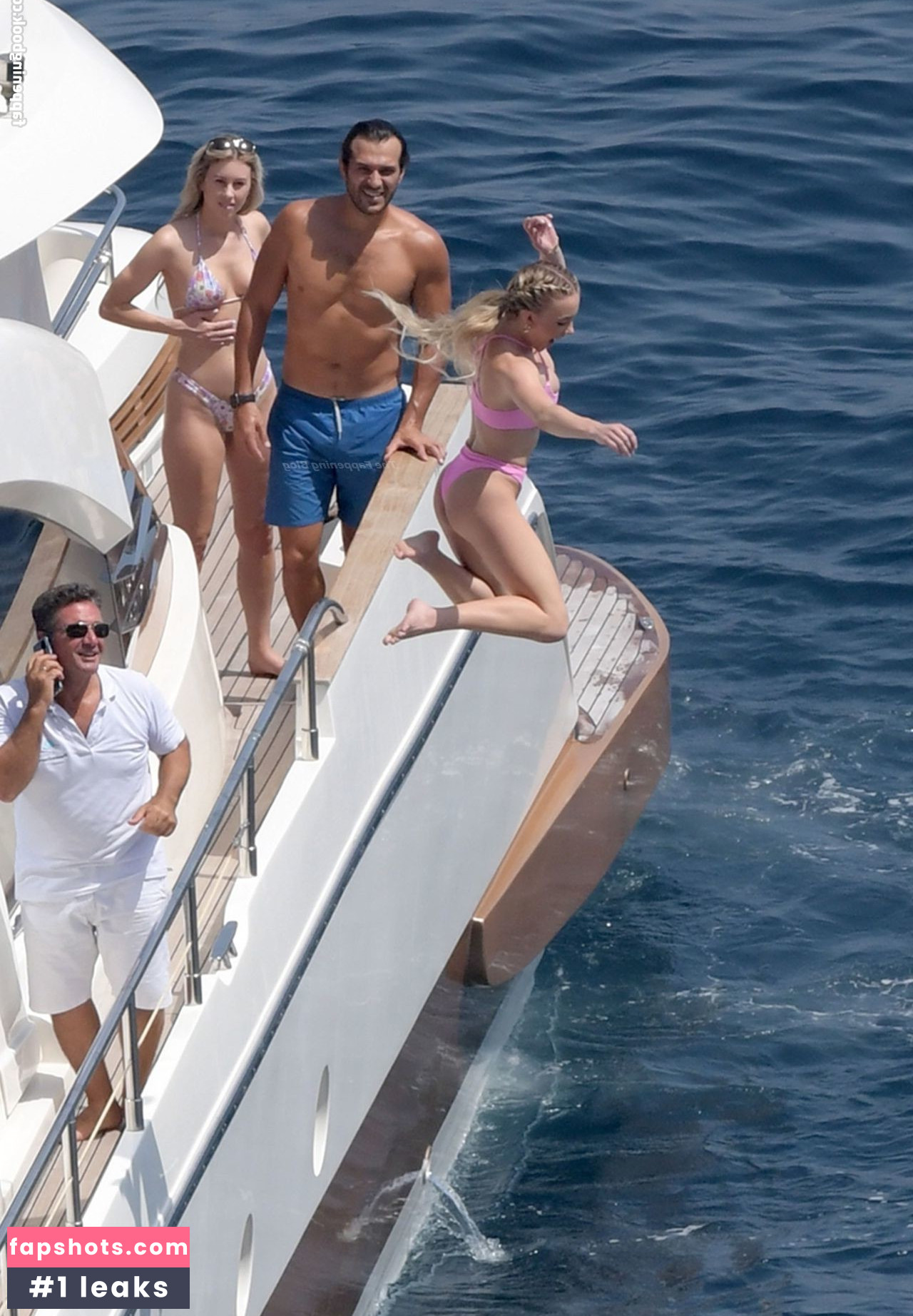 Sydney Sweeney gallery photo #6834