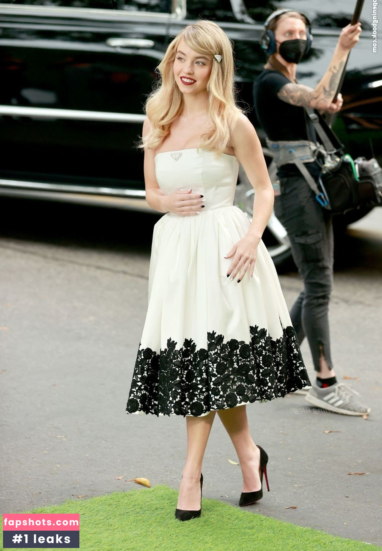 Sydney Sweeney gallery photo #6880