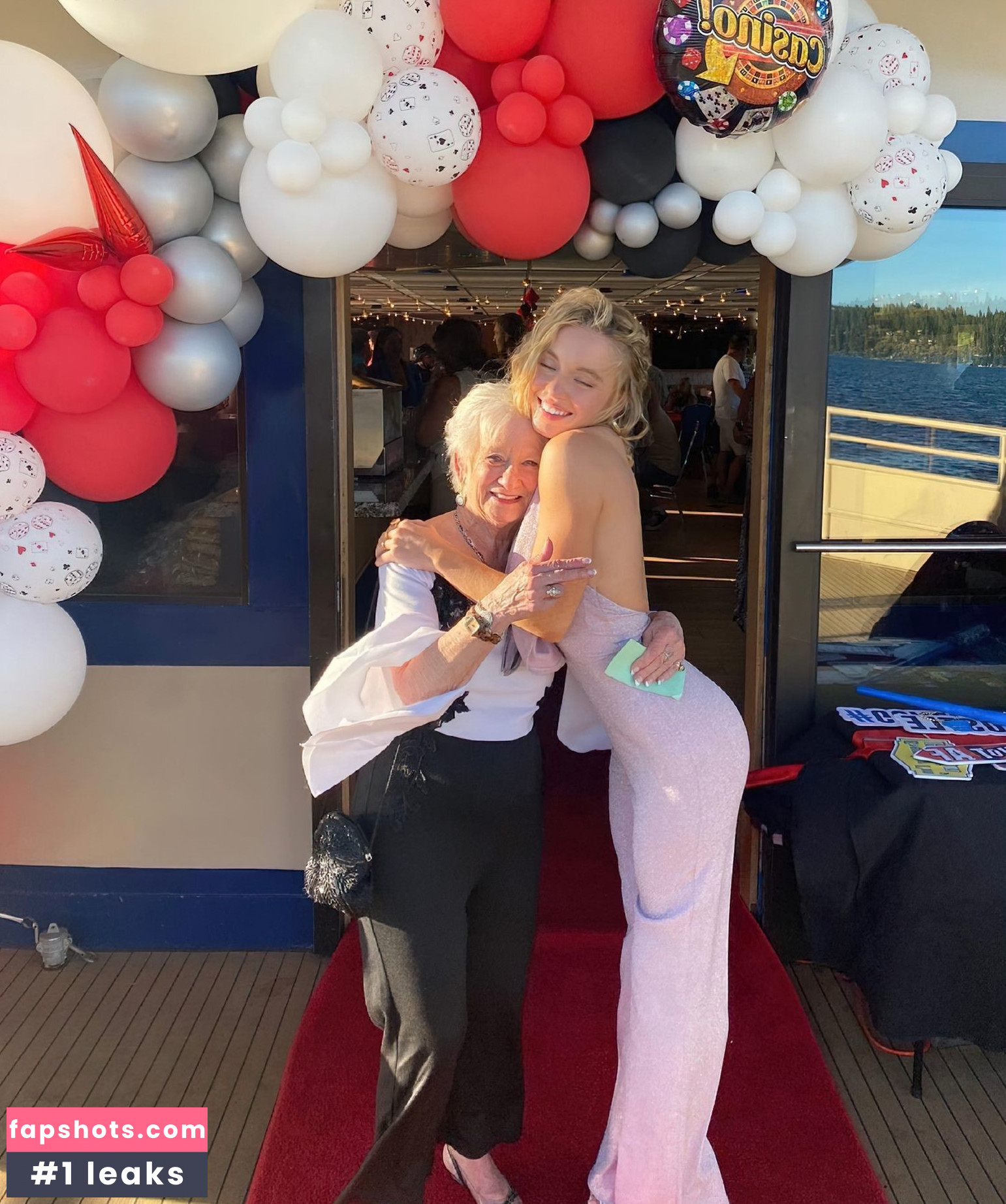 Sydney Sweeney gallery photo #6915