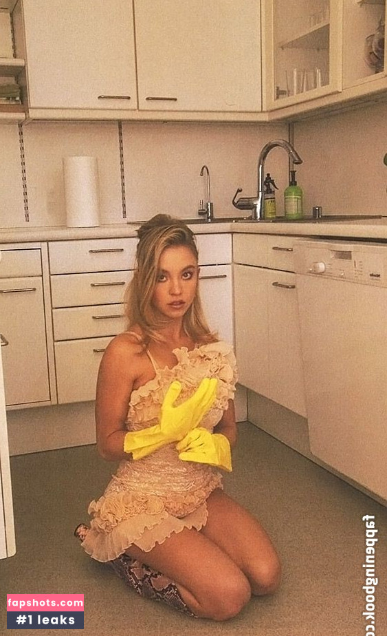 Sydney Sweeney gallery photo #7002