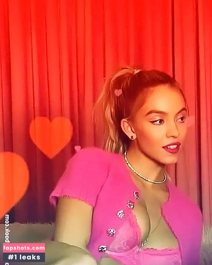 Sydney Sweeney gallery photo #7035