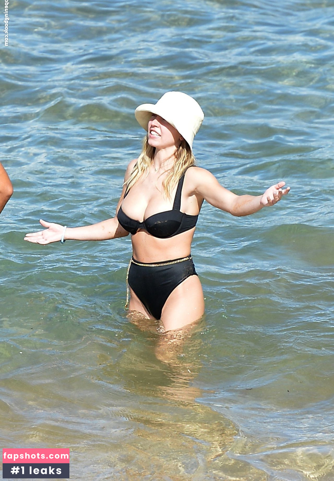 Sydney Sweeney gallery photo #7159