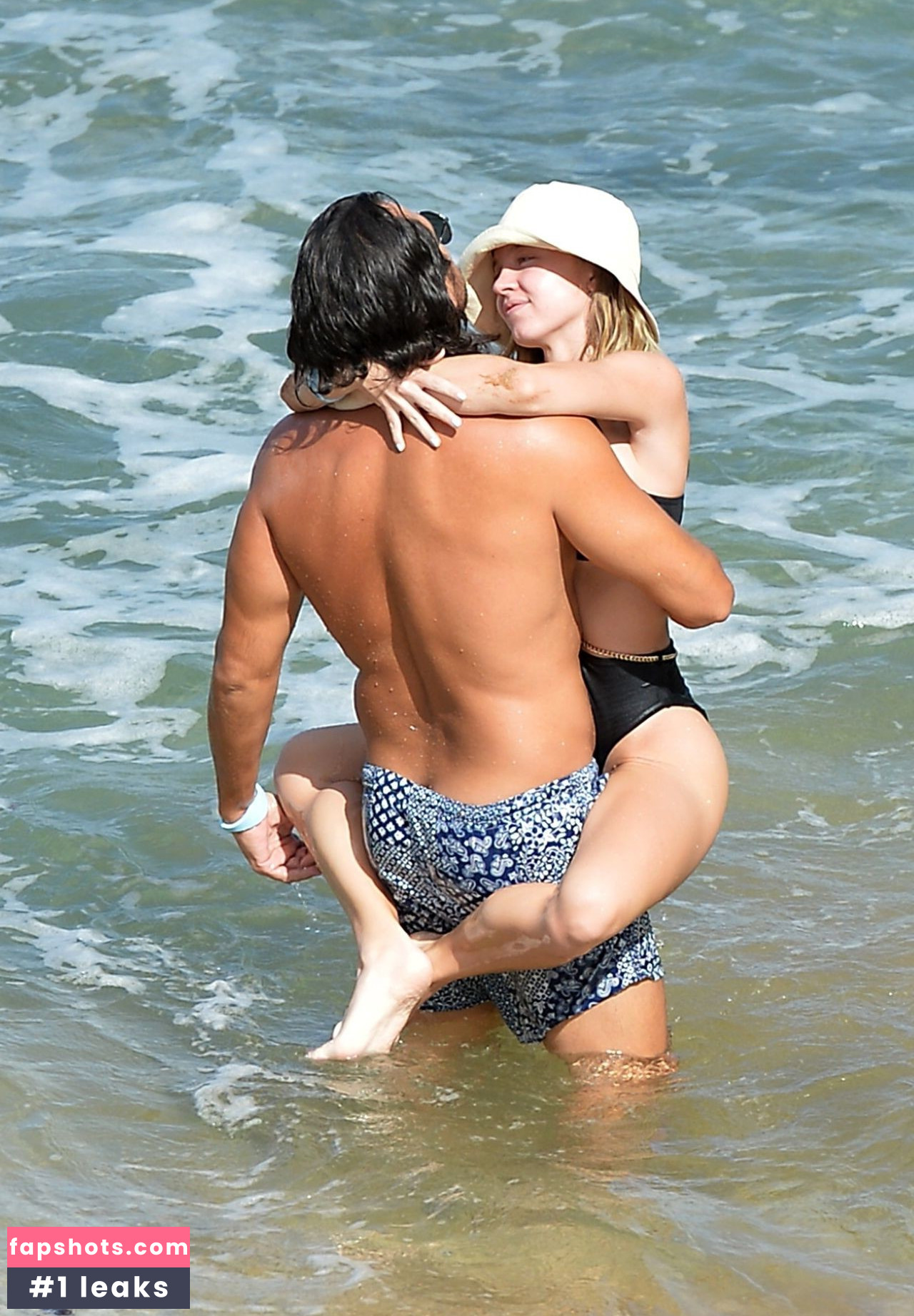 Sydney Sweeney gallery photo #7160