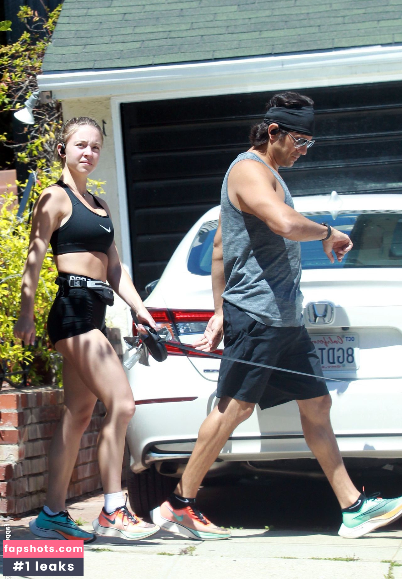 Sydney Sweeney gallery photo #7305