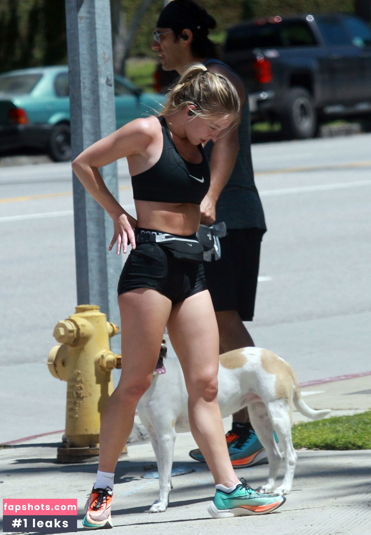 Sydney Sweeney gallery photo #7310