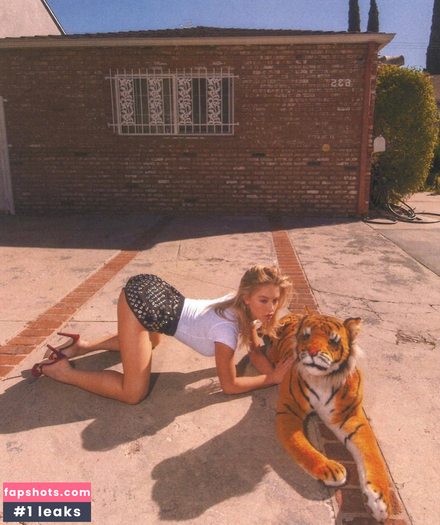 Sydney Sweeney gallery photo #7365