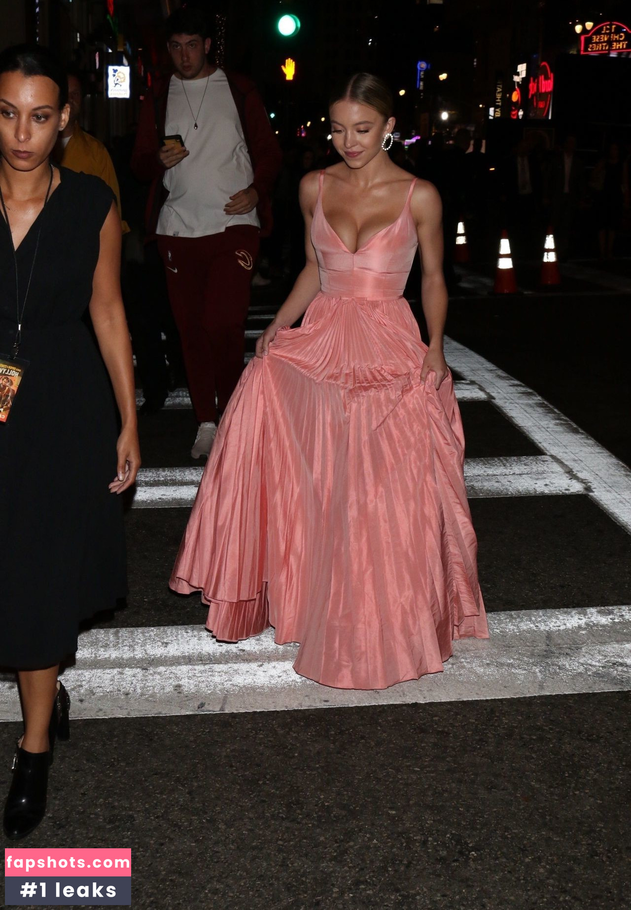 Sydney Sweeney gallery photo #7466