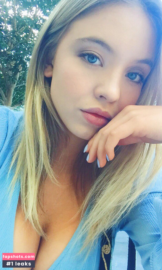 Sydney Sweeney gallery photo #7534