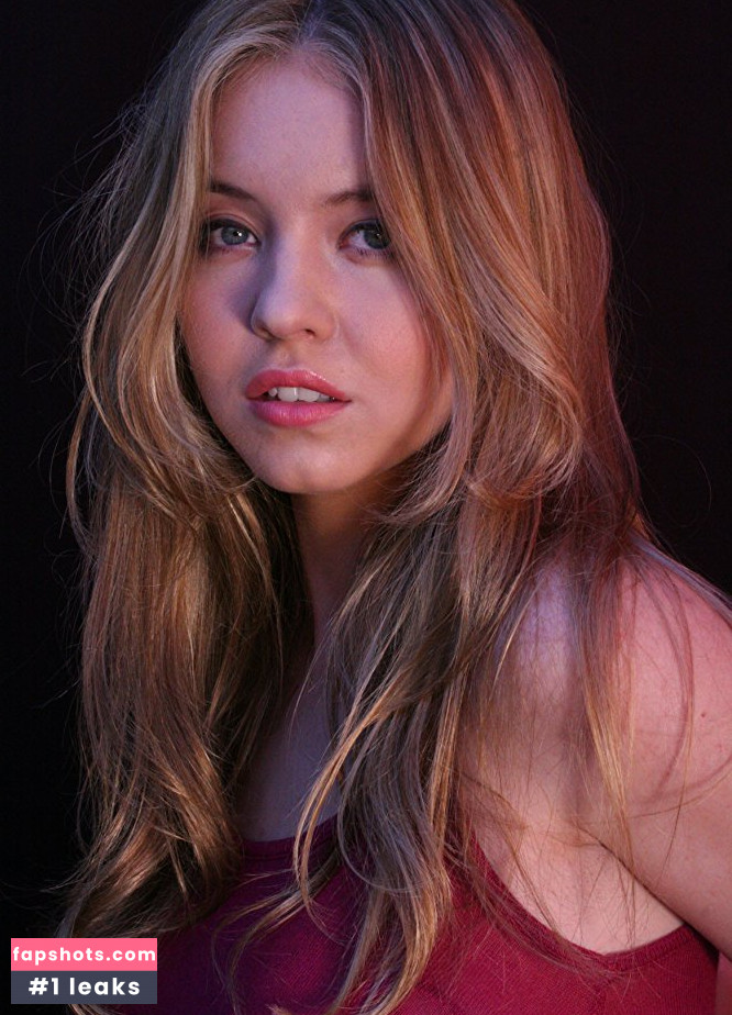 Sydney Sweeney gallery photo #7538