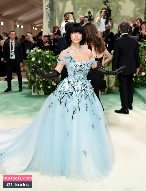 Sydney Sweeney gallery photo #1784