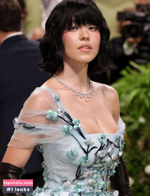 Sydney Sweeney gallery photo #1800