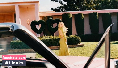 Sydney Sweeney gallery photo #1832