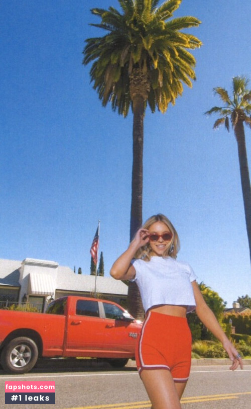 Sydney Sweeney gallery photo #1903