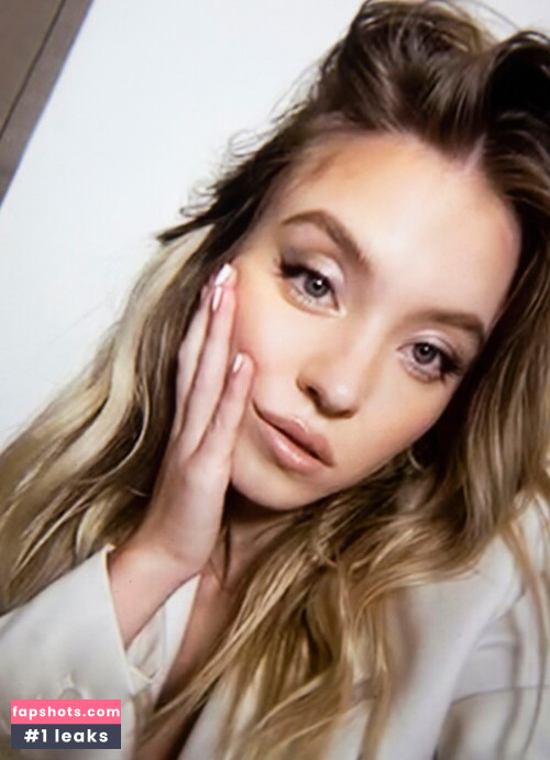Sydney Sweeney gallery photo #1925