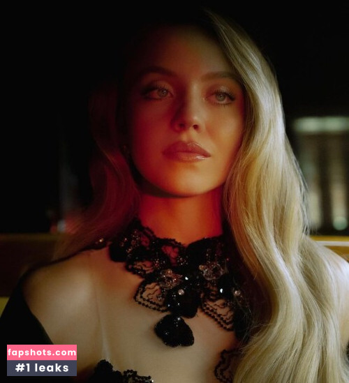 Sydney Sweeney gallery photo #2044