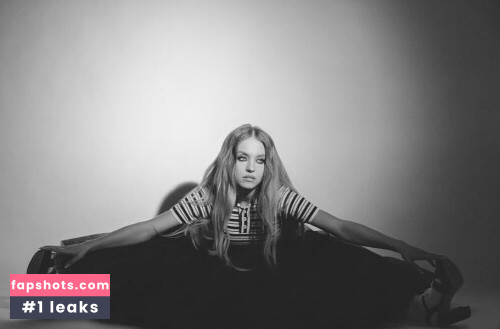 Sydney Sweeney gallery photo #2198