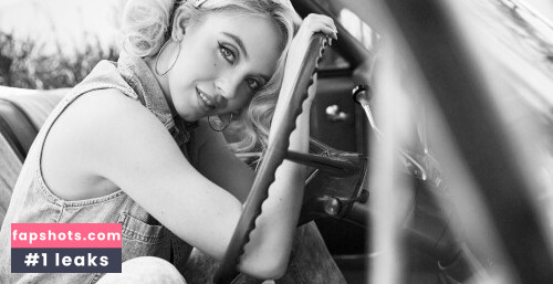 Sydney Sweeney gallery photo #2218