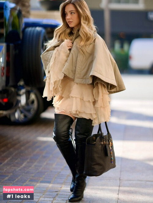 Sydney Sweeney gallery photo #2342