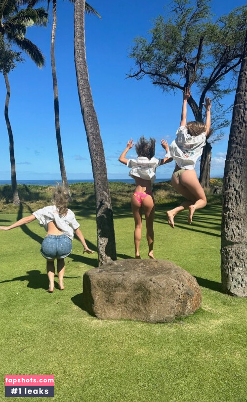 Sydney Sweeney gallery photo #2651