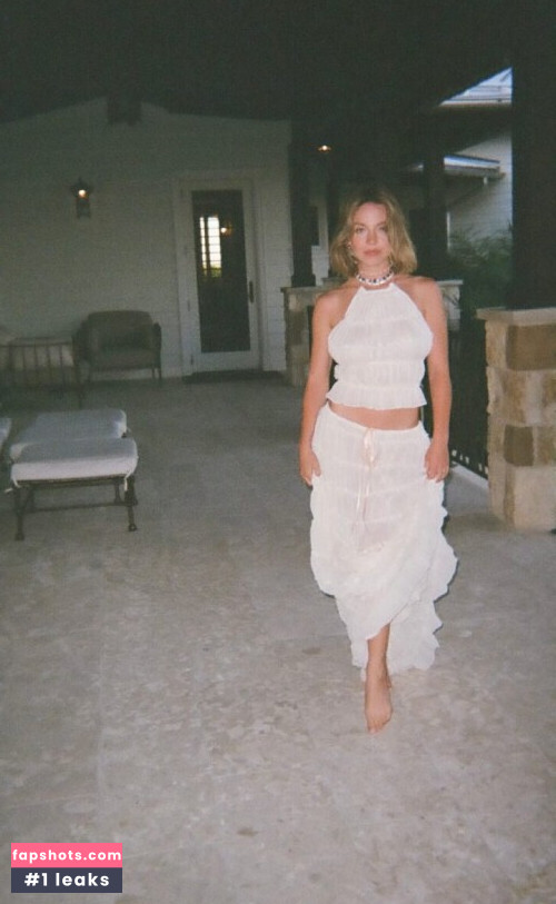 Sydney Sweeney gallery photo #2664