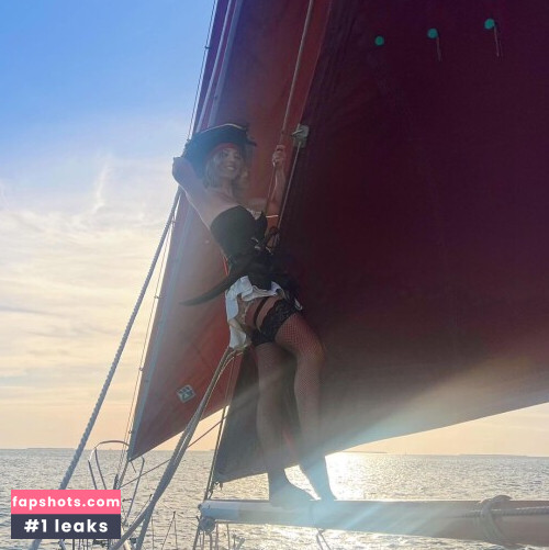 Sydney Sweeney gallery photo #2705