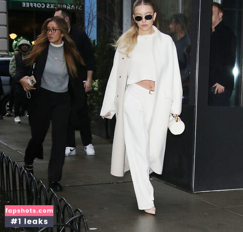 Sydney Sweeney gallery photo #3299