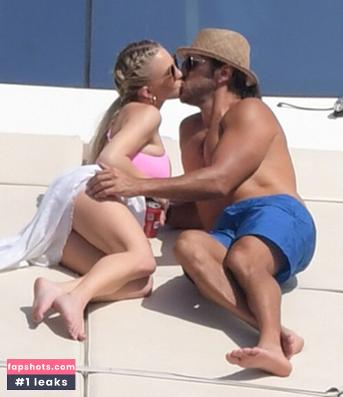 Sydney Sweeney gallery photo #3472