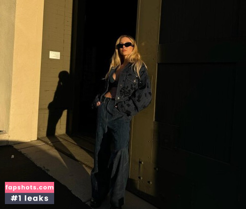 Sydney Sweeney gallery photo #3595