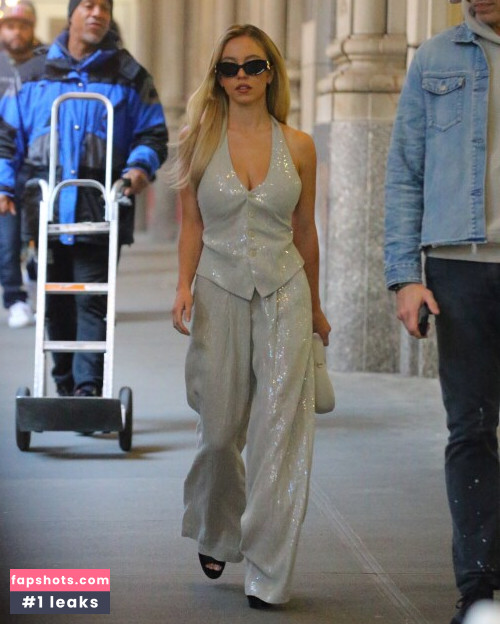 Sydney Sweeney gallery photo #3745