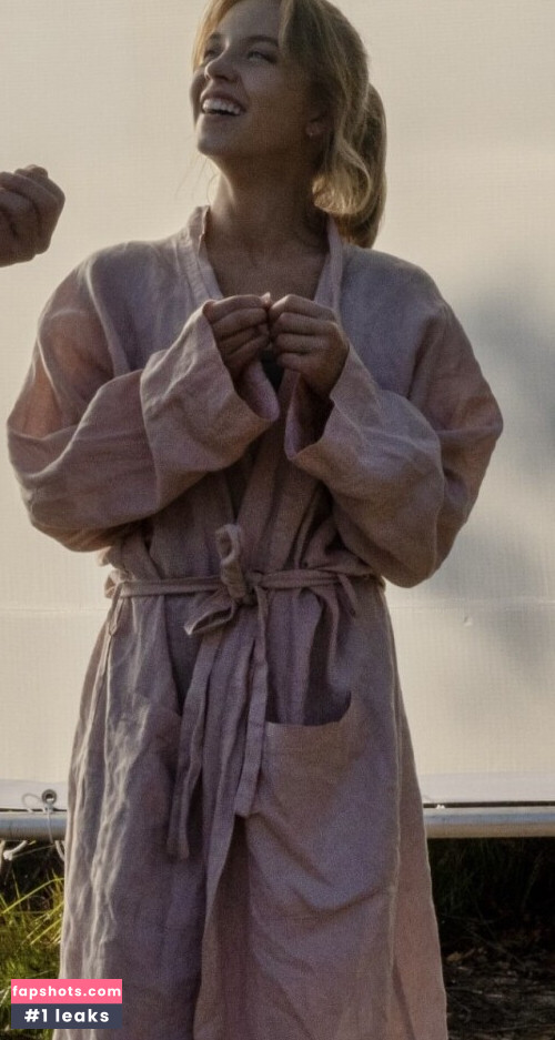 Sydney Sweeney gallery photo #3906