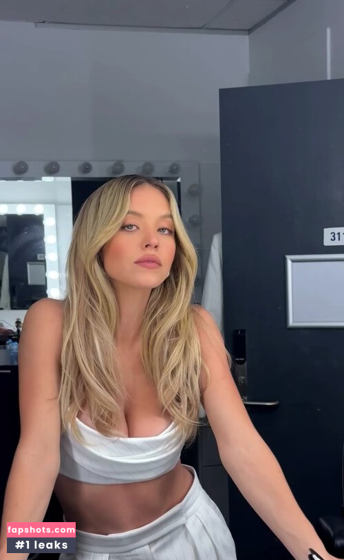 Sydney Sweeney gallery photo #3990