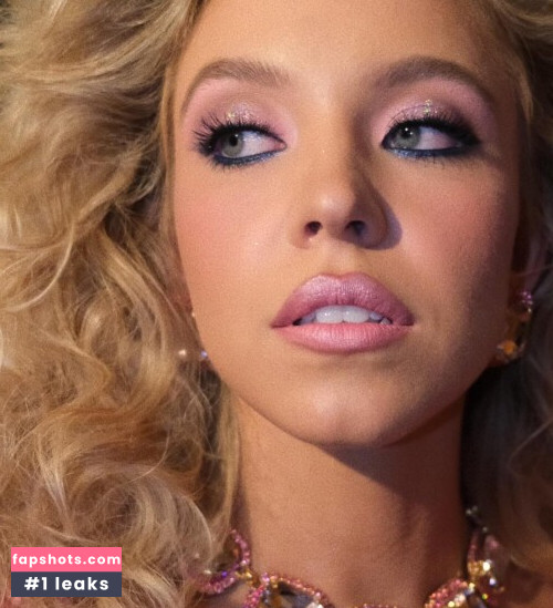 Sydney Sweeney gallery photo #4094