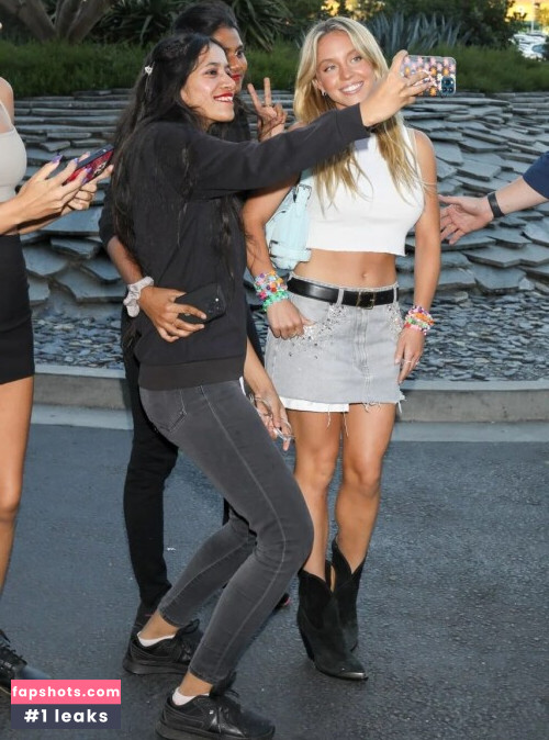 Sydney Sweeney gallery photo #4304