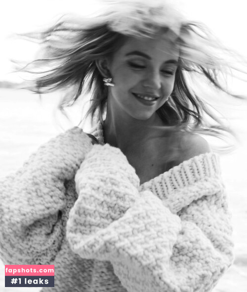 Sydney Sweeney gallery photo #4335