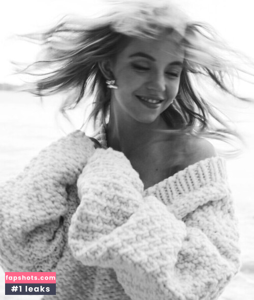 Sydney Sweeney gallery photo #4338