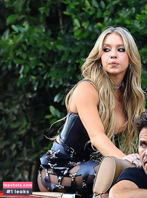 Sydney Sweeney gallery photo #4345