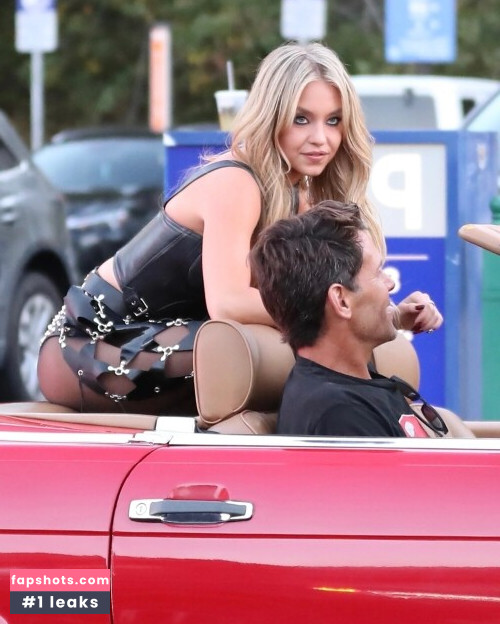 Sydney Sweeney gallery photo #4347
