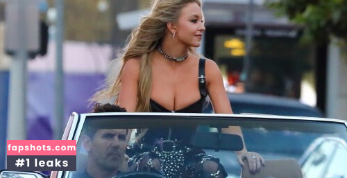 Sydney Sweeney gallery photo #4360