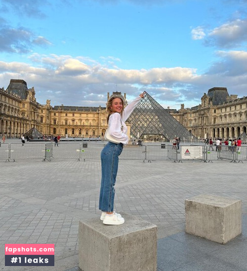 Sydney Sweeney gallery photo #4379