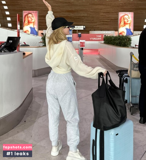 Sydney Sweeney gallery photo #4380