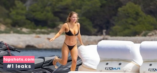 Sydney Sweeney gallery photo #4509