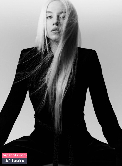 Sydney Sweeney gallery photo #4528