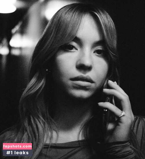 Sydney Sweeney gallery photo #4535