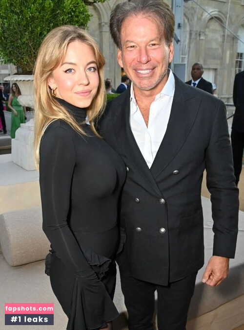 Sydney Sweeney gallery photo #4610